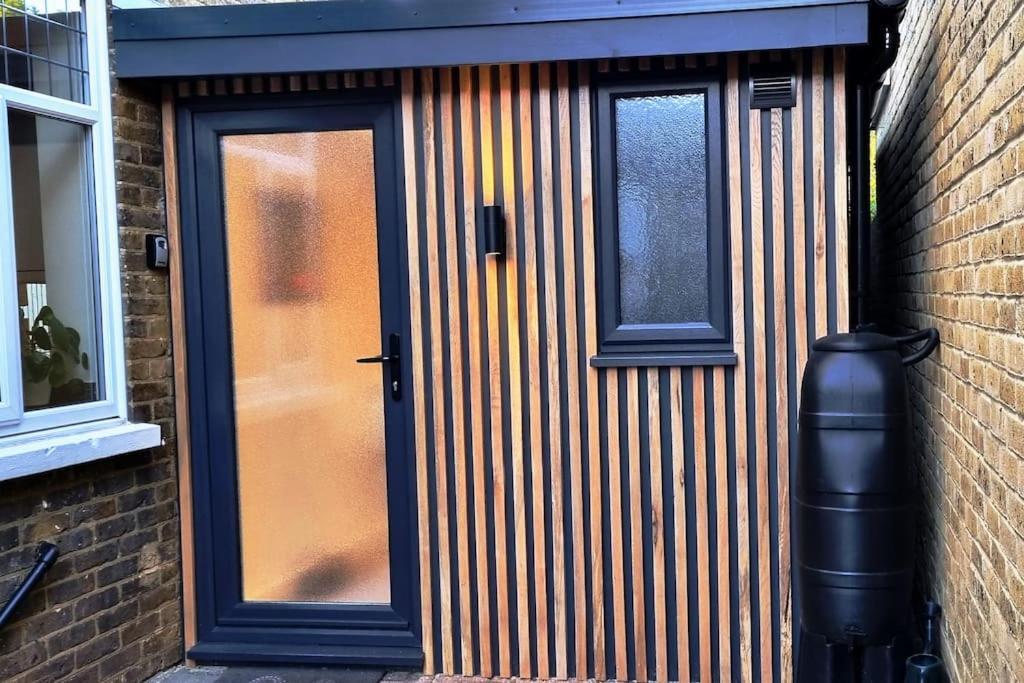 شقة Self-Contained Annex, With Parking. سيتينغبورن المظهر الخارجي الصورة